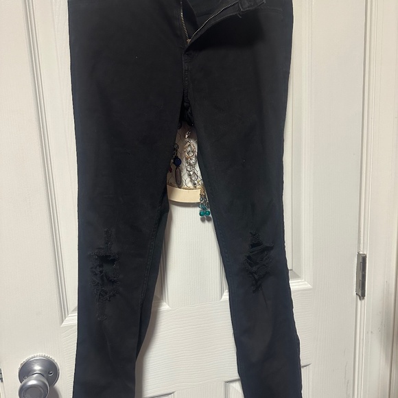 Hollister Jeans - Picture 1 of 3